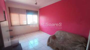 Imperdível - Casa com 4 quartos, 2 vagas de garagem, em Oswaldo Cruz. - VVCA40141