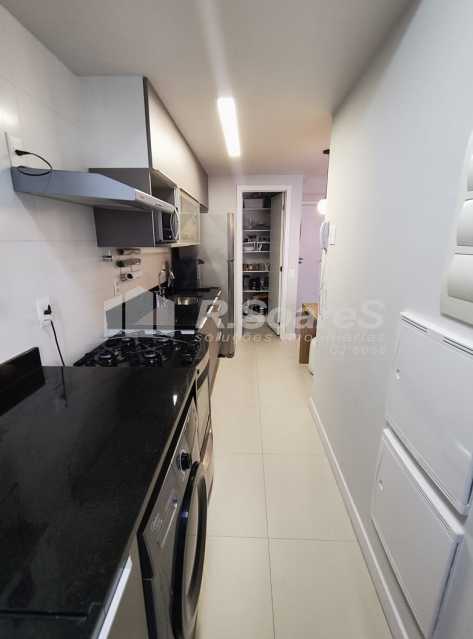 Conheça PHOTO-2025-10-08-09-49-48 2 do imóvel - Apartamento de 02 quartos, sendo 01 suíte, com área total de 72m² e com 01 vaga na escritura no Flamengo! - BRAP20420 - 12 PHOTO-2025-10-08-09-49-48 2 - 12