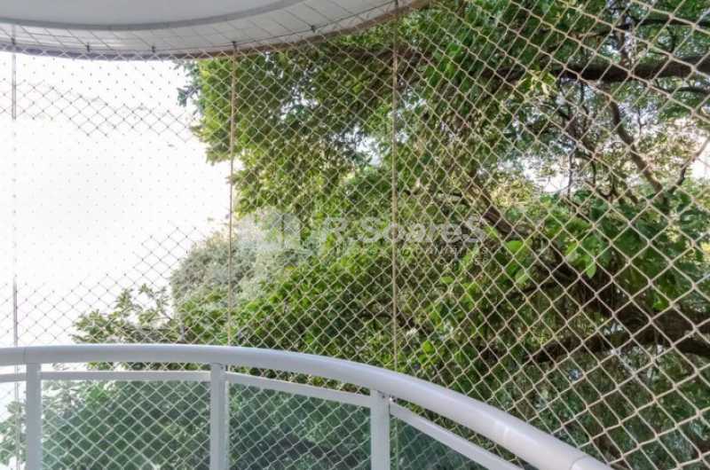 265febf6-c492-4970-a3f8-32d0c9 - 24