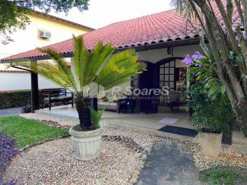 Casa linear colonial com 2 quartos, 1 suíte. Rua Estela Duval - Jacarepaguá. - VVCN30270