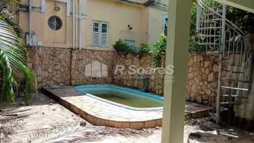 CLIQUE E CONFIRA! - Casa com 4 quartos sendo 2 suítes em Marechal Hermes Rj. - VVCA40144