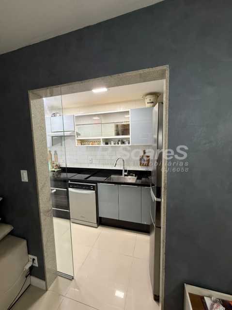 6911d4a9-4ec0-4c8d-ba10-86088b - 24