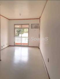 AGENDE SUA VISITA! - Apartamento com 02 quartos sendo 1 suíte mais dependência, rua Florianópolis, Praça Seca. - VVAP21707