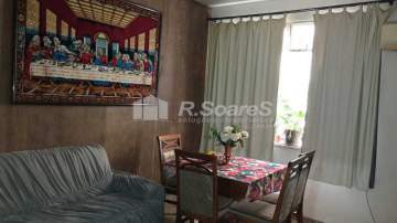 Apartamento com 2 quartos e garagem, em Marechal Hermes. - VVAP21716