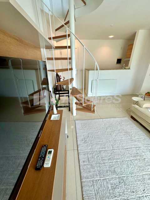 2f5e0711-0e49-456d-aca6-a20bb7 - 10