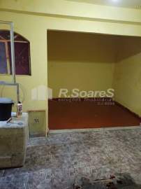 AGENDE SUA VISITA! - Casa desocupada com 2 quartos e garagem em Quintino Bocayúva. - VVCA20505