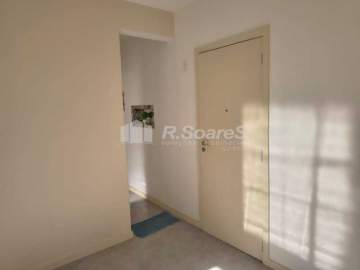 AGENDE SUA VISITA! - Apartamento com 2 quartos e 2 banheiros, garagem, em Praça Seca. - VVAP21778