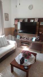 CLIQUE E CONFIRA! - Casa linear com 2 quartos em Vila Valqueire, rua das Margaridas. - VVCA20506