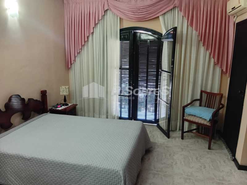 Conheça Quarto suíte 01. do imóvel - Casa Duplex em Condomínio Arborizado, Conforto, Lazer e Segurança - Vila Valqueire. - VVCN30282 - 15 Quarto suíte 01. - 15