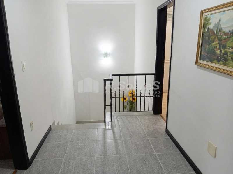 Conheça Hall-01. do imóvel - Casa Duplex em Condomínio Arborizado, Conforto, Lazer e Segurança - Vila Valqueire. - VVCN30282 - 13 Hall-01. - 13