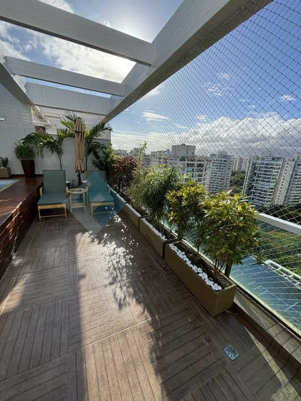 Conheça a 3 do imóvel - Península , Barra da Tijuca, cobertura mobiliada, 4suítes, 3 vagas - MECO40009 - 18 a 3 - 18