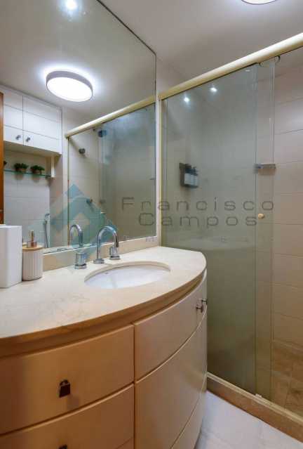 PHOTO-2025-10-27-18-53-43 3 - 12