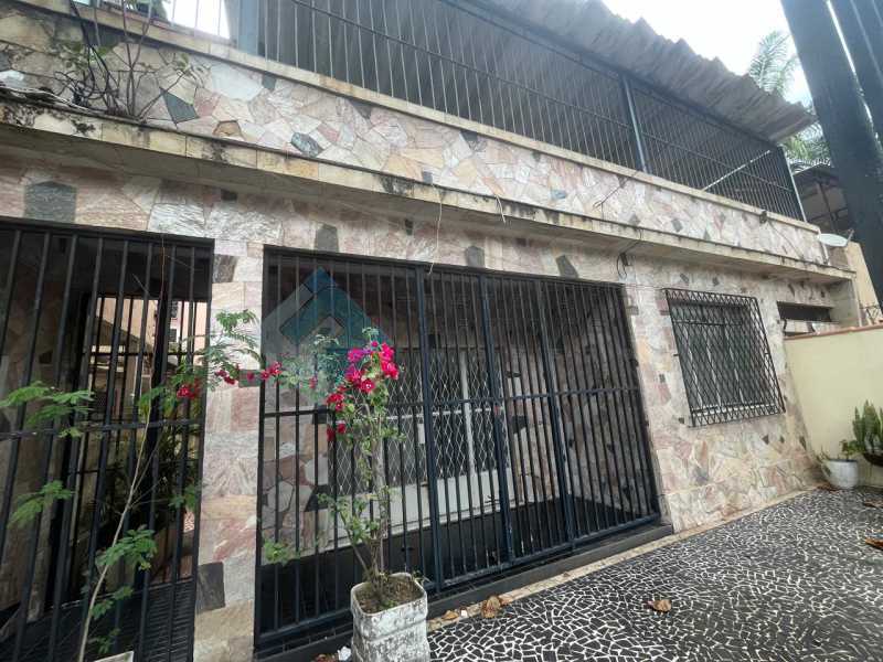 PHOTO-2025-12-09-10-08-04 12 - 1