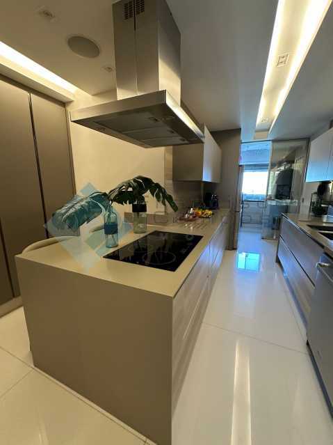 Conheça 34 do imóvel - Barra da Tijuca , Península vista lagoa , 3 suites(original 4 quartos),3 vagas - MEAP30126 - 24 34 - 24