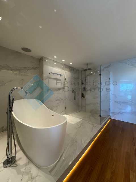Conheça 41 do imóvel - Barra da Tijuca , Península vista lagoa , 3 suites(original 4 quartos),3 vagas - MEAP30126 - 16 41 - 16