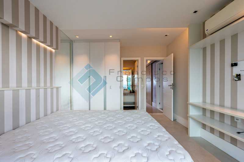 PHOTO-2025-10-28-08-57-57 1 - 17