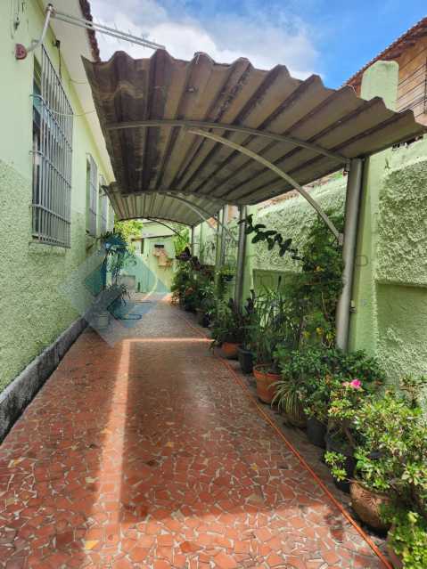 A8B140F9-194D-40E1-B3BD-5DC9DA - 11