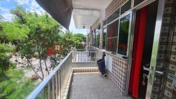 Imperdível - Apartamento de frente - 2 quartos - Varanda - PAAP25624