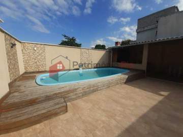 Imperdível - Espetacular Casa Duplex com Terraço, dois quartos sendo 1 Suíte Master, Piscina, 6 vagas de garagem - Cordovil - PACA20735