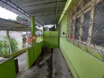 Ótima localização - Boa casa, com excelente terreno de 320m² em Vista Alegre. - PACA10111