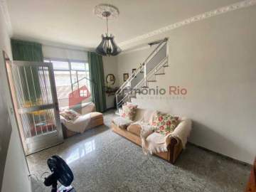 Ótima localização - Magnifica Residência Duplex em Vista Alegre com 2salas, 3quartos, 1 suíte, piscina, quintal, terraço e 2 vagas. - PACA30757
