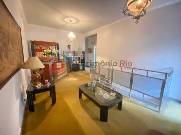 Ótima localização - Magnifica Residência Duplex em Vista Alegre com 2salas, 3quartos, 1 suíte, piscina, quintal, terraço e 2 vagas. - PACA30757