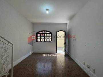 Aceita Financiamento - Casa à Venda em Vista Alegre RJ | 2 Quartos (1 Suíte) | Condomínio Fechado com Vaga - PACN20205