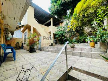 Casa Única no terreno com 3 quartos bairro Vista Alegre - PACA30774