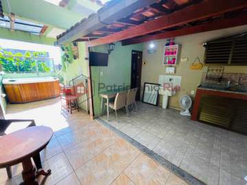 Imperdível - Casa triplex dois quartos no bairro de Vista Alegre - PACA20815