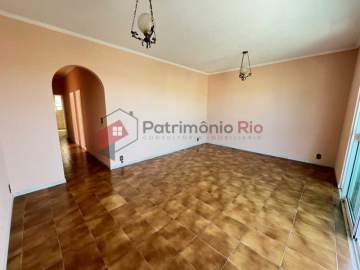 Excelente apartamento 3 quartos com suíte e varanda no bairro de Irajá - PAAP31552