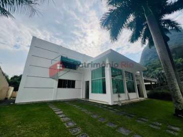 Imperdível - Casa Alto Padrão com três suítes Condomínio Eldorado Jacarepagua - PACN30125