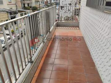 Imperdível - Apartamento 2 quartos e varanda em Vista Alegre - PAAP26361