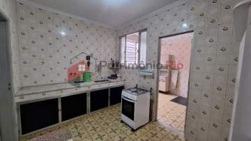Vista Alegre - Apartamento dois quartos - garagem coberta, desocupado - PAAP26511