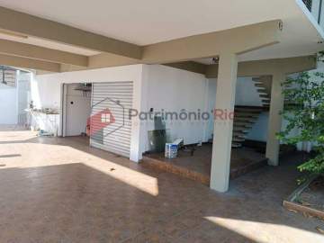 Olaria / casa / três quartos / suíte / piscina / armários - PACA30850