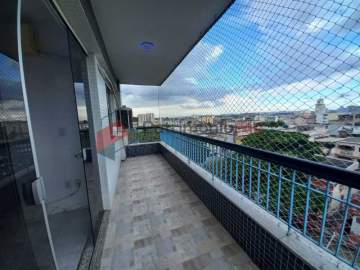 Aceita Financiamento - Apartamento com dois quartos, suíte, varanda e dependência completa em Ramos - PAAP26567