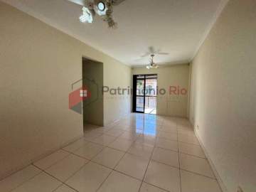 Apartamento 3 quartos com suíte e varanda na Vila da Penha - PAAP31640