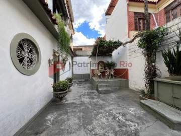Ótima casa de vila, salão, saleta, cozinha, 2 quartos - Próximo a Rua Frizia - PACV20207