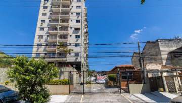 Apartamento / 2 quartos / varanda / vaga de garagem - PAAP26697