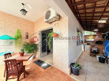 Casa linear em Vista Alegre - 3 quartos - vaga de garagem - terraço - PACA30882