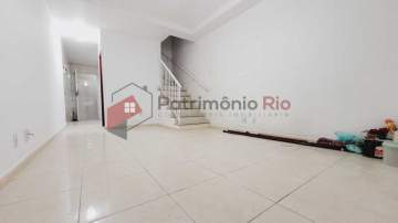 Vista Alegre casa com quintal 03 quartos sendo principal Suíte - Aceitando Financiamento! - PACA30883
