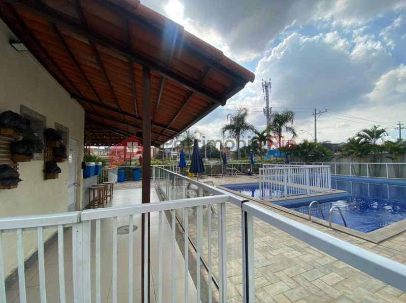 área piscina - 3