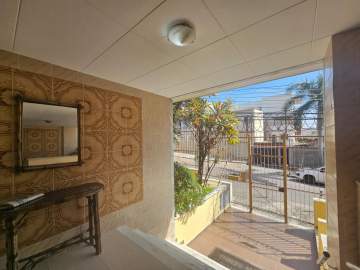 Apartamento dois quartos, dependência completa e elevador - PAAP26766