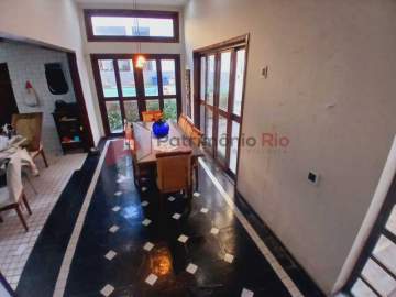 Espetacular - Casa à venda 509m², 4 quartos, 3 suítes, 4 vagas de garagem, piscina, salão de jogos - na Vila da Penha - PACA40356