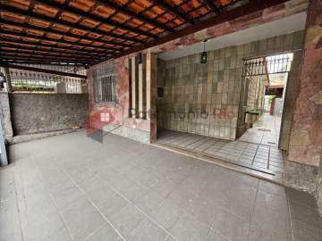 Casa 4 quartos, 2 vagas de garagem, com 240m² - em Vila Kosmos - PACA40358