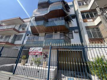 Apartamento com 3 quartos, varanda e 1 vaga de garagem em Vista Alegre - PAAP31676