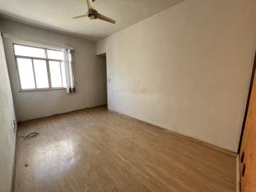 Imperdível - Apartamento com 2 quartos, dependência completa e 1 vaga de garagem - PAAP26813