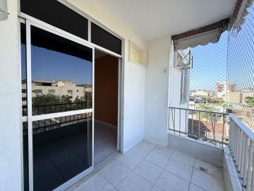 Ótima localização - Vila da Penha - varanda - 1 quarto - vaga de garagem - PAAP10756