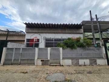 Imperdível - Casa 4 quartos - 3 vaga de garagem em Vista Alegre - PACA40363