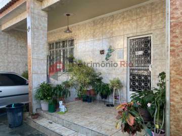 Ótima localização - Casa de rua em Vista Alegre - PACA30900