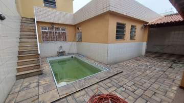 Ótima localização - Casa a venda em Vista Alegre ( Bairro Araújo ) com quintal, piscina e vaga - Junto ao Via Brasil - PACA30902